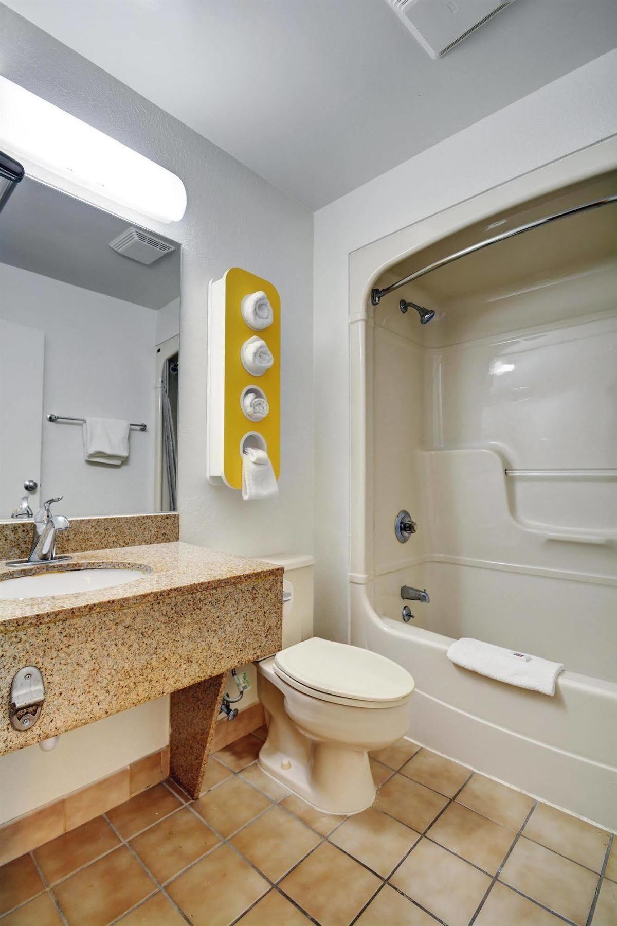 Motel 6-Newport, Ri Екстер'єр фото